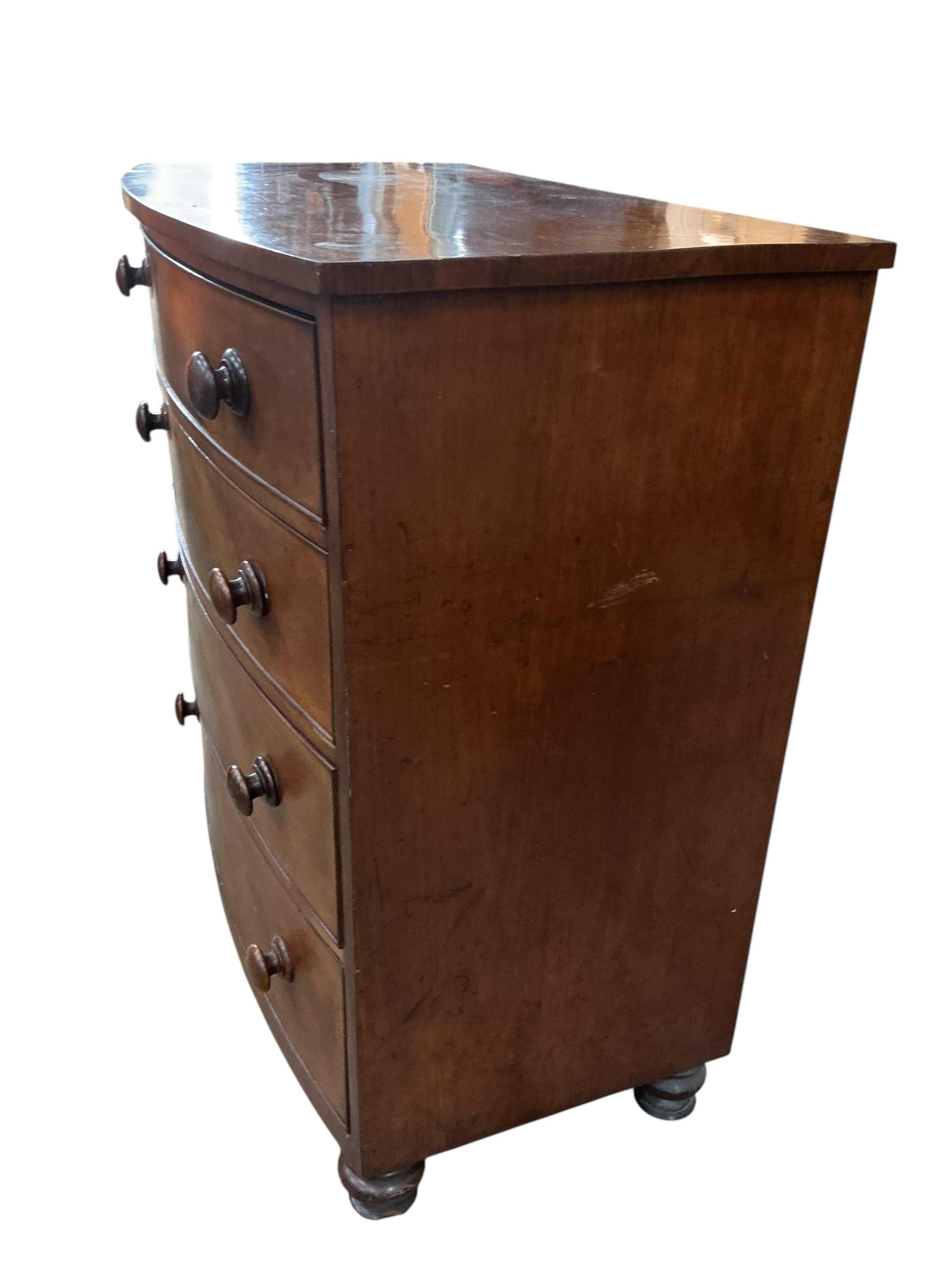 A Victorian mahogany bowfront chest of drawers, width 95cm, depth 54cm, height 105cm